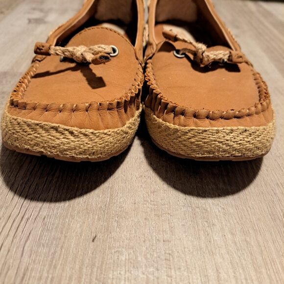 UGG Womens Shoes Size 6.5 Brown Moccasins Flat Slip-On Leather Upper - Picture 8 of 10